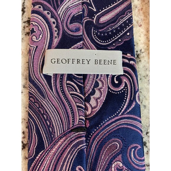 Geoffrey Beene Mens Silk Neck Tie Purple Blue White Paisley Work Dad Gift - Picture 6 of 6